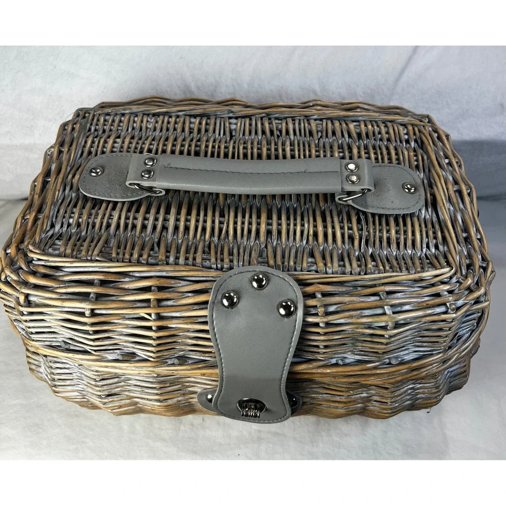 Woven Wicker Picnic Basket Insulated‎ Cooler Grey Wash Blue Stripe Lining Trunk